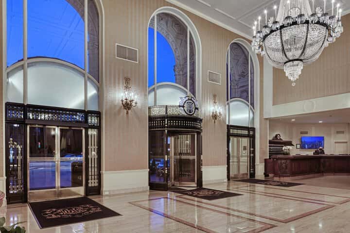 Hotel 2 of 207
