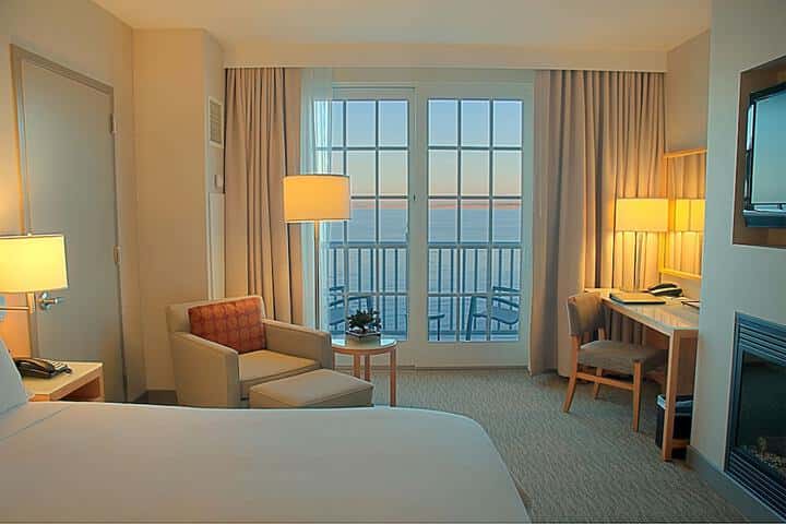 Room 2 of 130