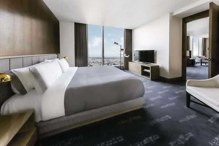 Room 2 of 137