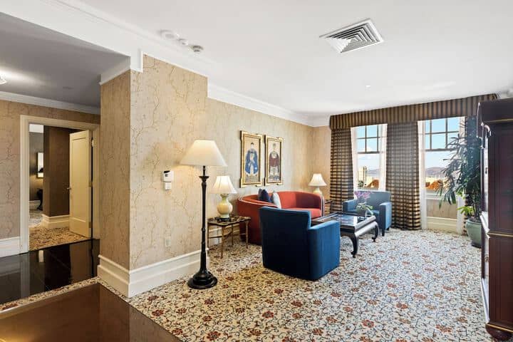 Room 71 of 207
