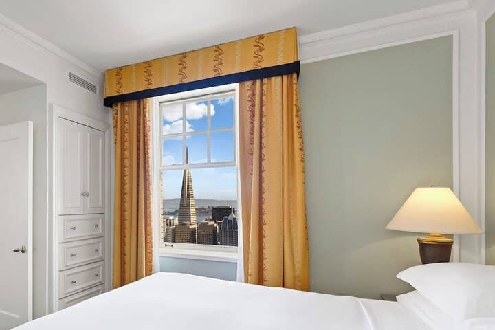 Room 35 of 207