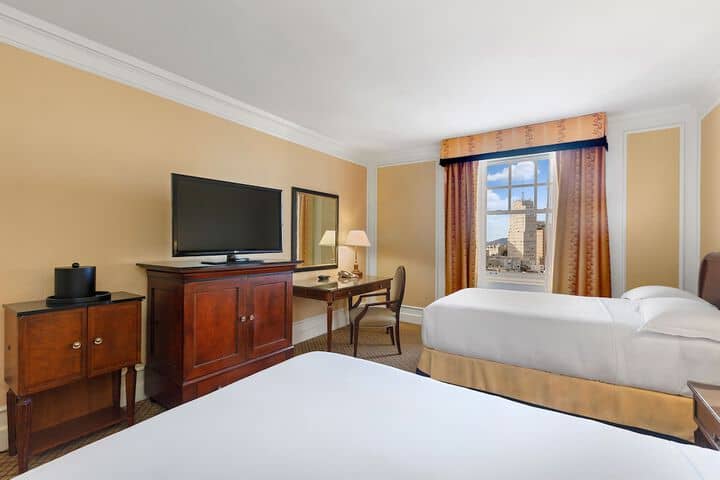 Room 38 of 207