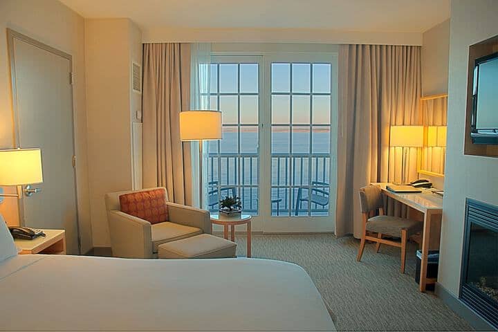 Room 2 of 130