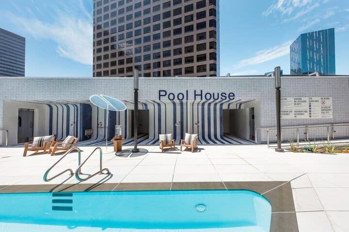 Pool 51 of 137