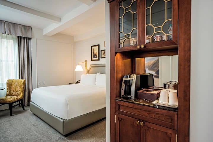 Room 22 of 115
