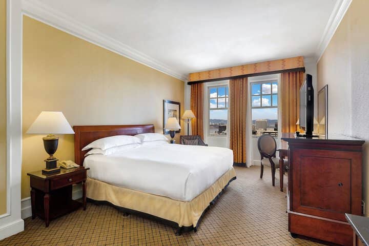 Room 16 of 207