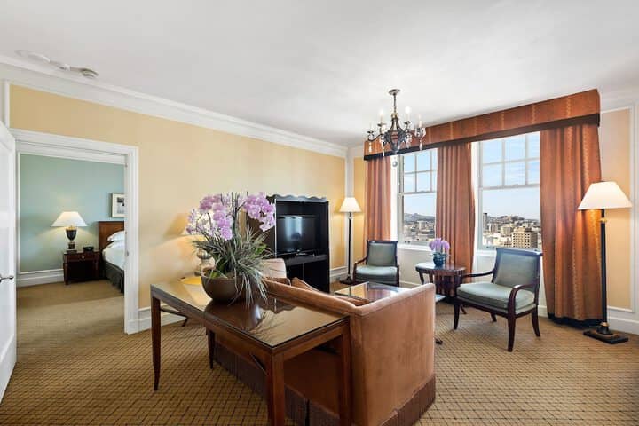 Room 46 of 207
