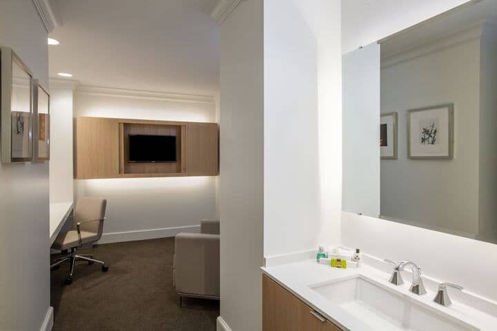 Room 14 of 116
