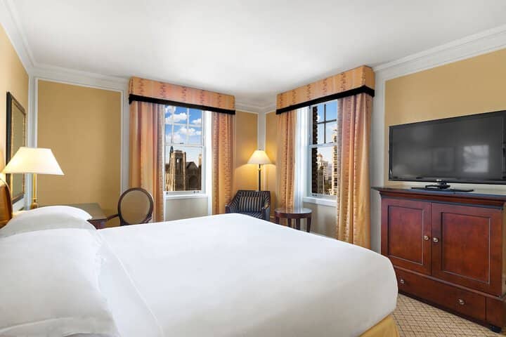 Room 30 of 207