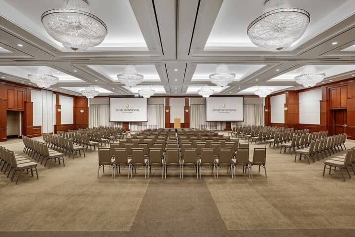 Ballroom/Hall 78 of 116
