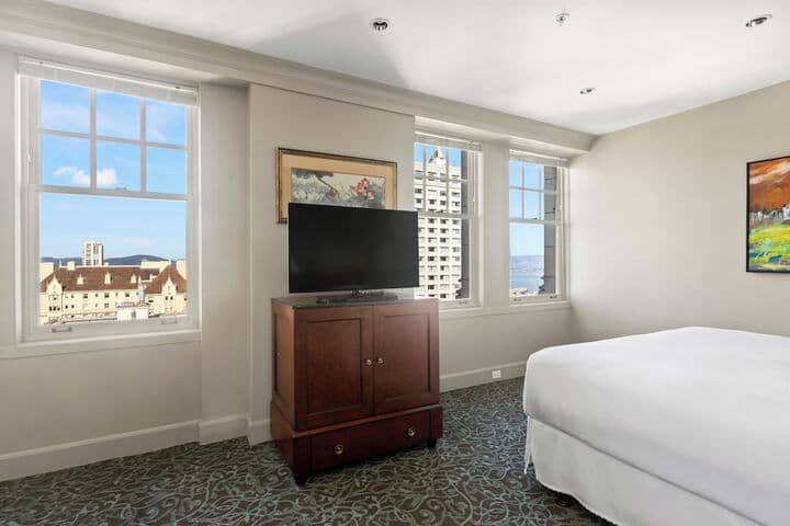 Room 62 of 207