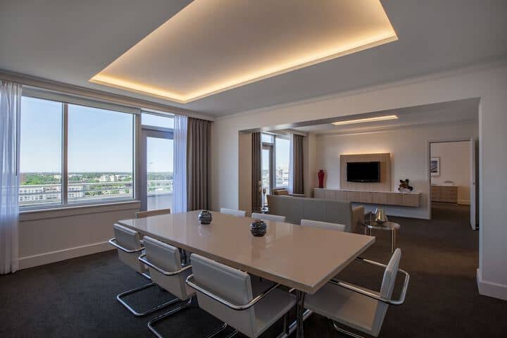 Room 10 of 116