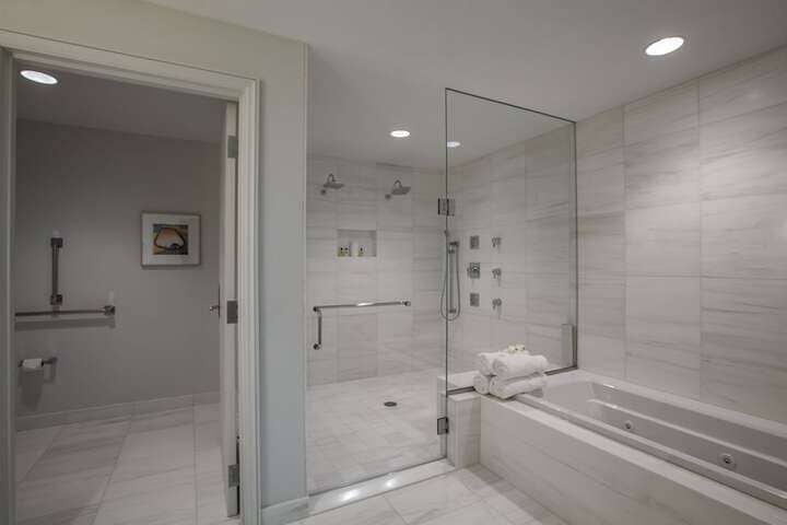 Room 15 of 116