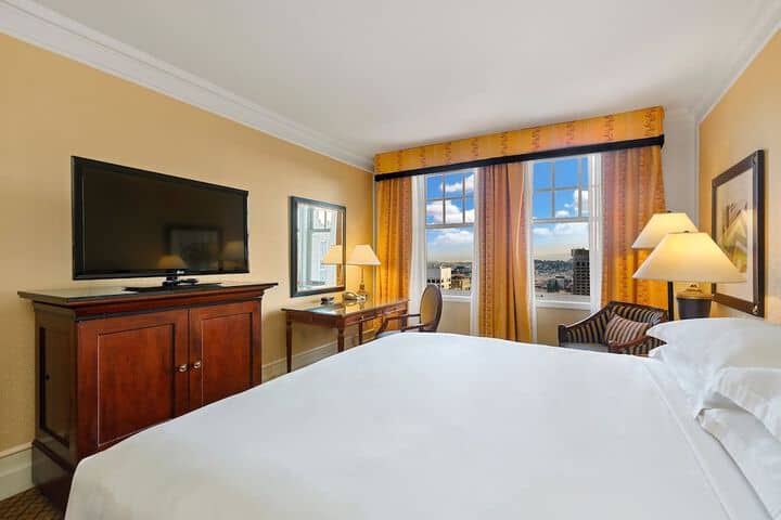 Room 25 of 207