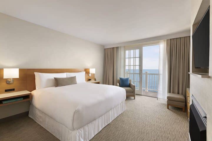 Room 40 of 130