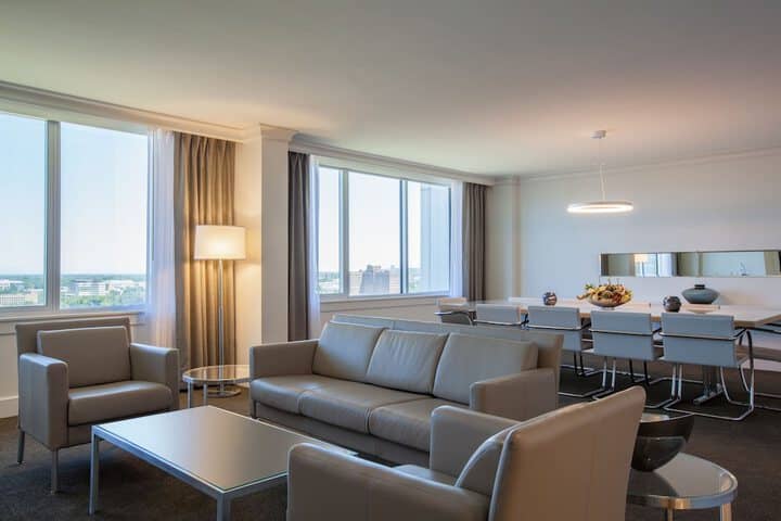 Room 3 of 116
