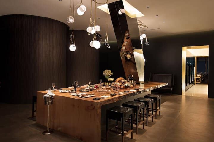 Dining 70 of 137